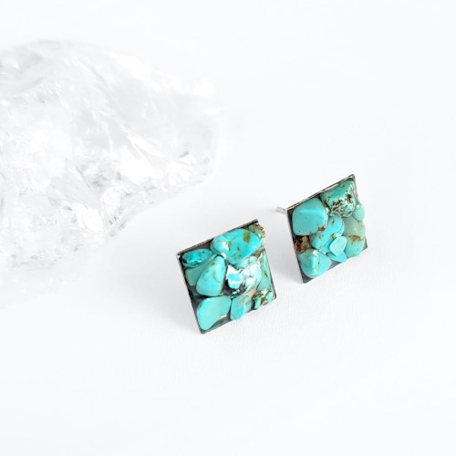 Kolczyki sztyfty kwadraty niebieski magnezyt w żywicy stal chirurgiczna Sparkles blue