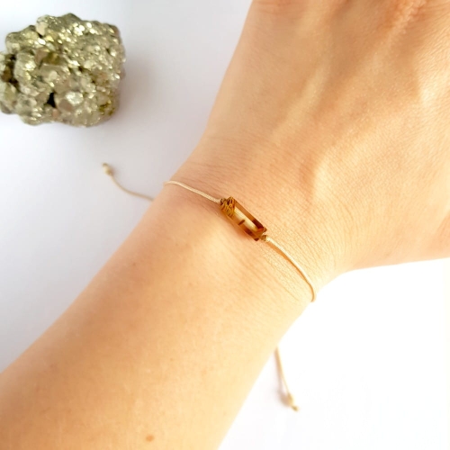 Bransoletka kwarc tygrysi patyczek na beżowym sznurku Tiger stick