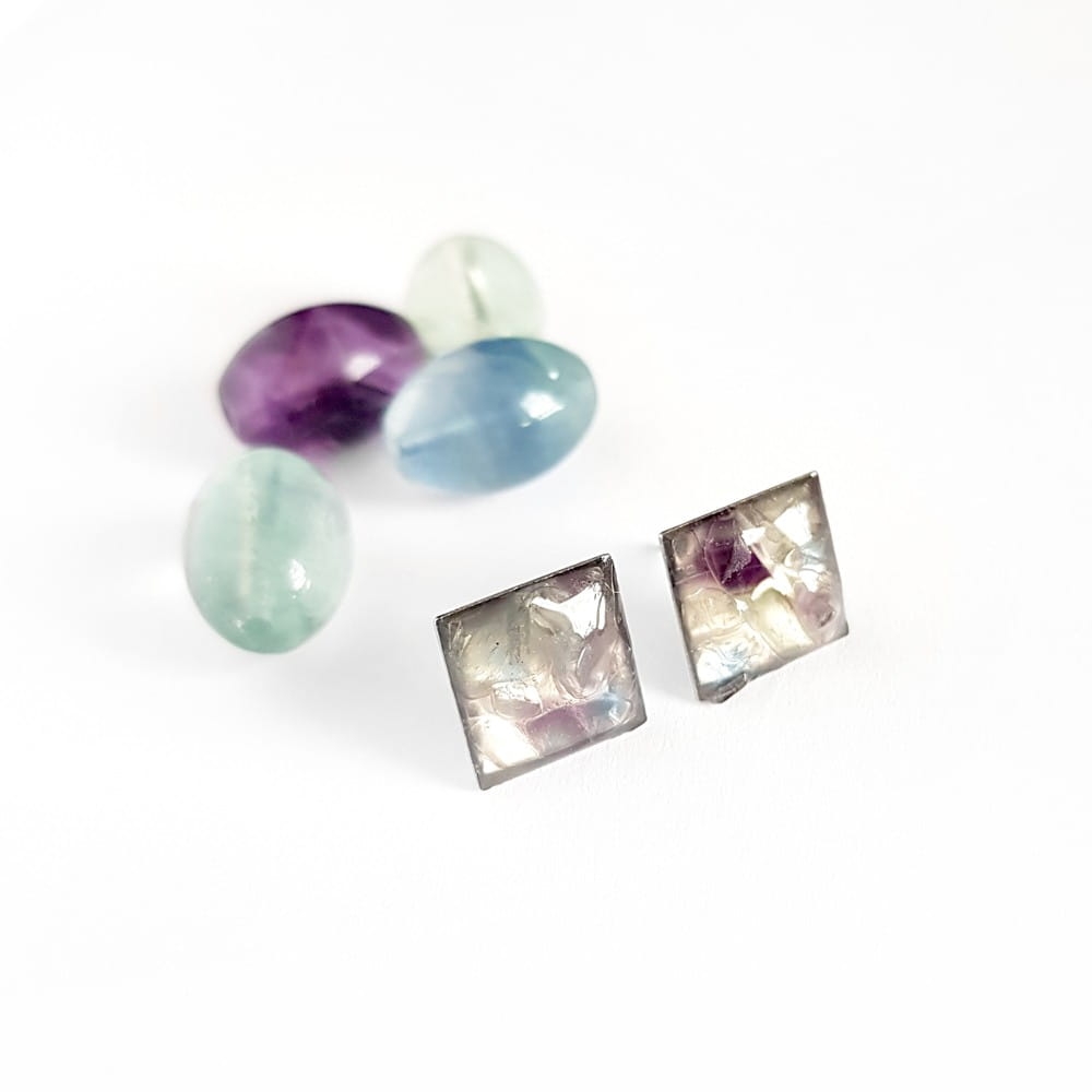Kolczyki sztyfty kwadraty fluoryt w żywicy stal chirurgiczna Sparkles fluorite
