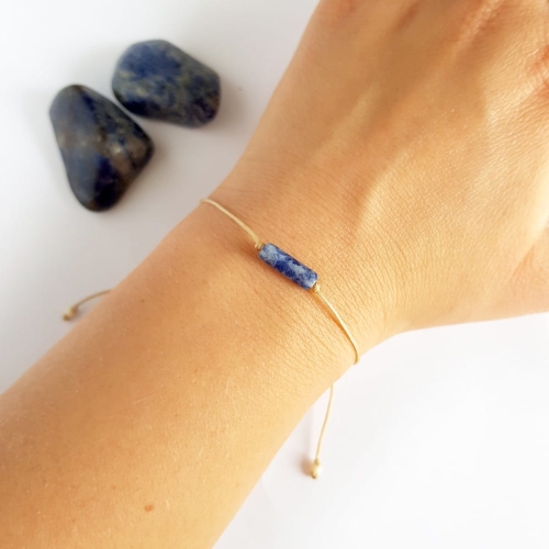 Bransoletka jasny sodalit patyczek na beżowym sznurku Aqua stick