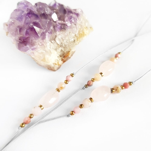 Bransoletka kwarc różowy, różowy opal, rodonit i hematyt na szarym sznurku