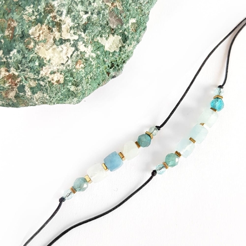 Bransoletka akwamaryn, apatyt i hematyt na czarnym sznurku