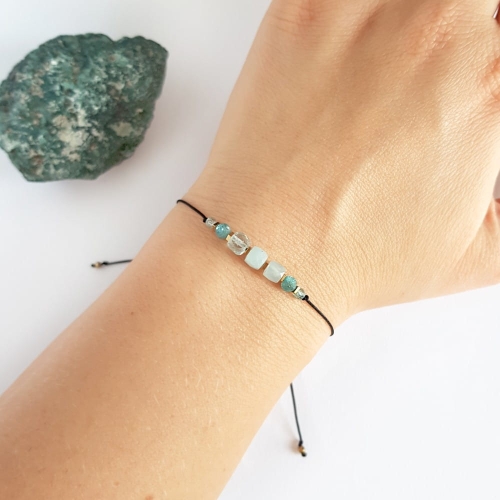 Bransoletka akwamaryn, apatyt i hematyt na czarnym sznurku