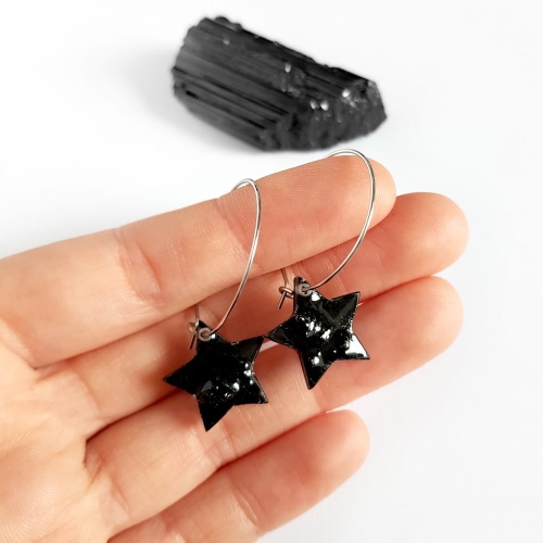 Kolczyki wiszące czarny turmalin gwiazdki na srebrnych kółeczkach stal chirurgiczna Sparkles black
