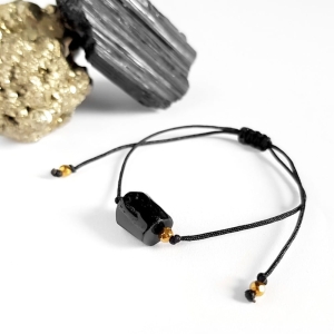 Bransoletka czarny turmalin polerowana bryłka i hematyt na czarnym sznurku