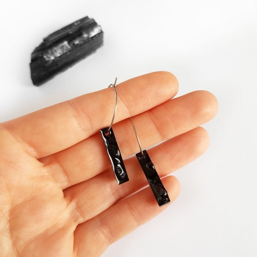 Kolczyki wiszące czarny turmalin patyczki na srebrnych kółeczkach stal chirurgiczna Sparkles black