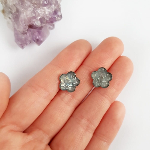 Kolczyki sztyfty kwiatki akwamaryn w żywicy stal chirurgiczna Sparkles aquamarine