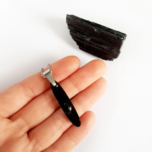 Naszyjnik czarny turmalin wrzeciono na srebrnym łańcuszku stal chirurgiczna Sparkles black