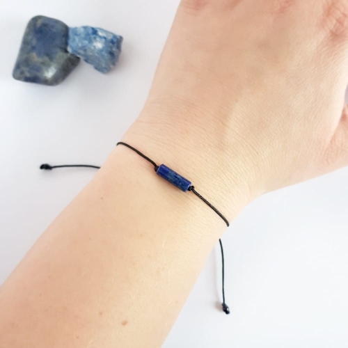 Bransoletka lapis lazuli patyczek na czarnym sznurku Lapis stick