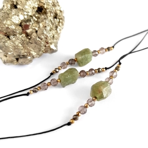 Bransoletka zielony apatyt, kwarc dymny, piryt i hematyt na czarnym sznurku