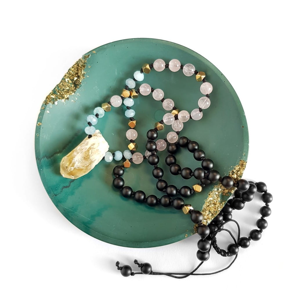 Naszyjnik regulowany cytryn, akwamaryn, kwarc różowy, hematyt i onyks na czarnym sznurku