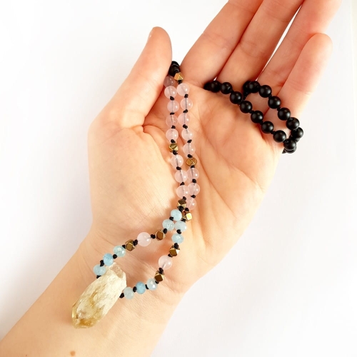 Naszyjnik regulowany cytryn, akwamaryn, kwarc różowy, hematyt i onyks na czarnym sznurku