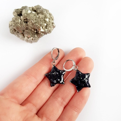 Kolczyki wiszące gwiazdki noc kairu w żywicy stal chirurgiczna Sparkles stars