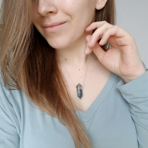 Naszyjnik labradoryt sopel na łańcuszku srebro p.925