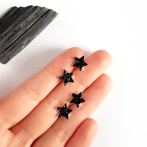 Kolczyki sztyfty gwiazdki czarny turmalin w żywicy srebro p.925 Sparkles black