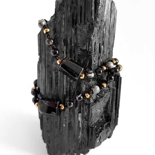 Bransoletka czarny turmalin, hematyt, agat i obsydian śnieżny na czarnym sznurku Fullness of protection