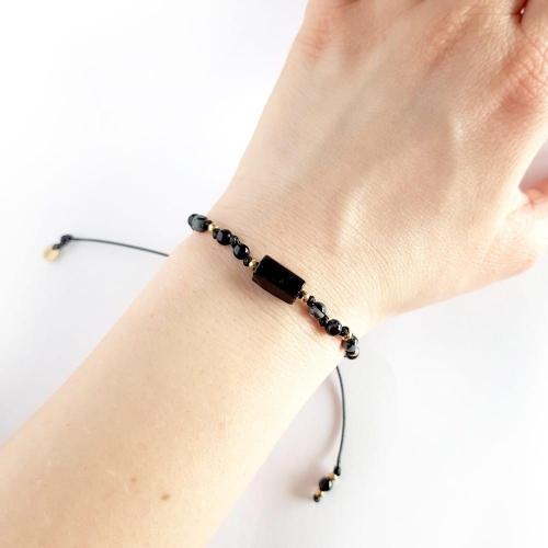 Bransoletka czarny turmalin, hematyt, agat i obsydian śnieżny na czarnym sznurku Fullness of protection